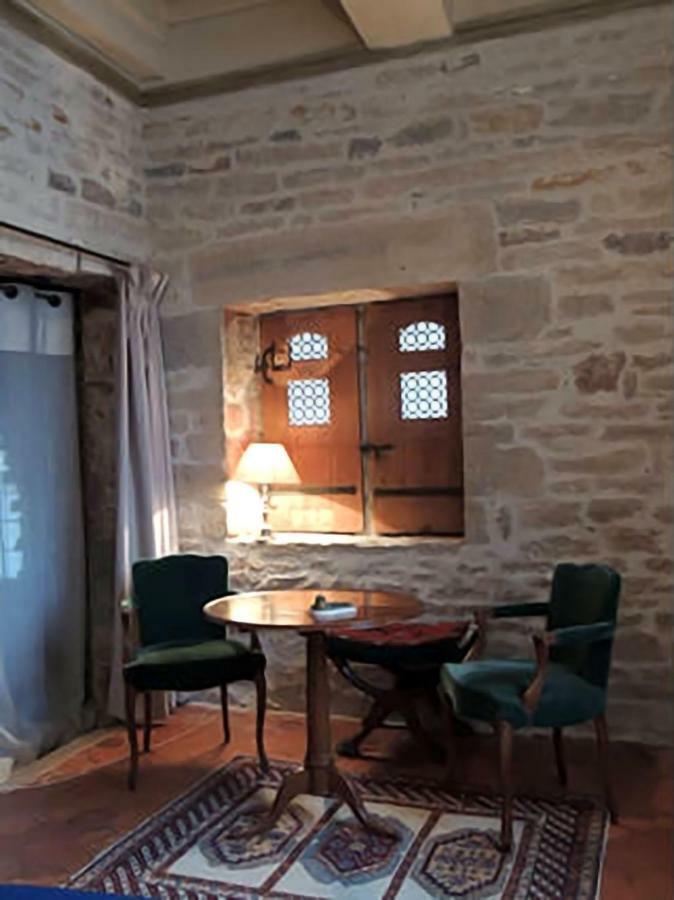 Maison Romane 1136 Cluny Zewnętrze zdjęcie
